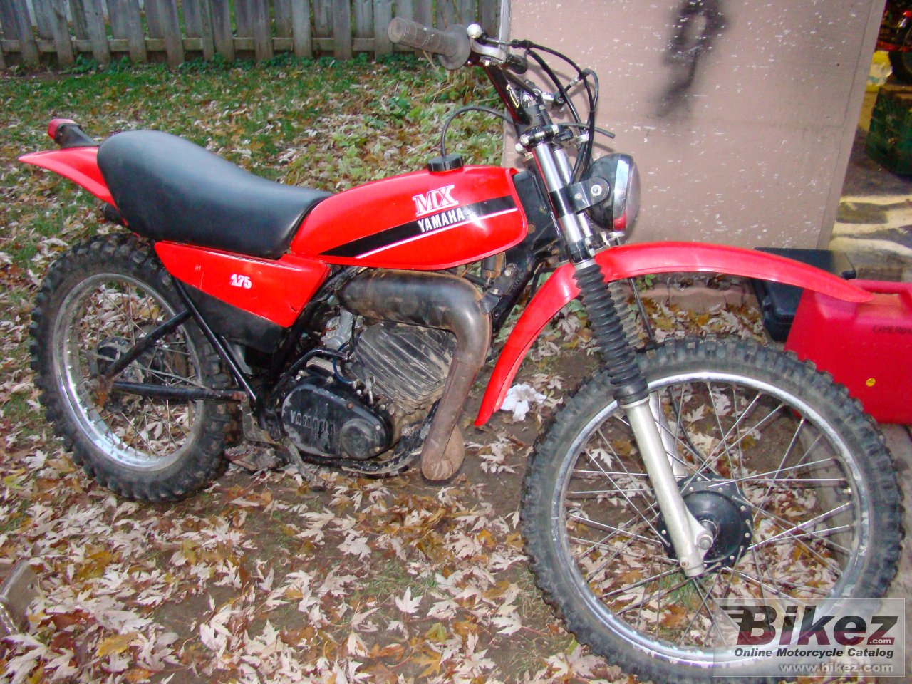 Big 1982 DT 175 MX dt 175 mx picture and wallpaper from Bikez.com